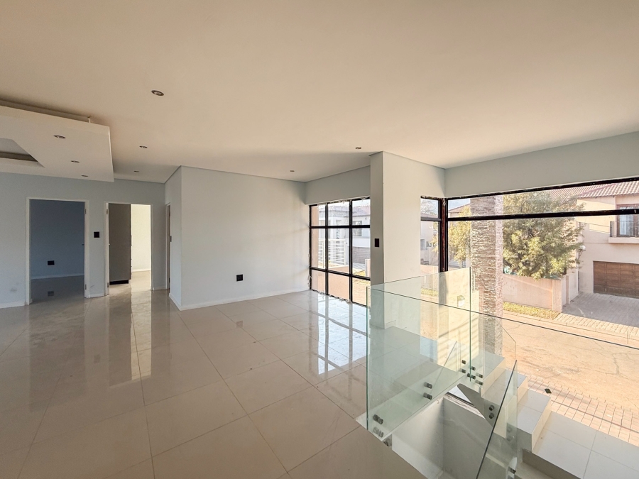5 Bedroom Property for Sale in Melodie North West